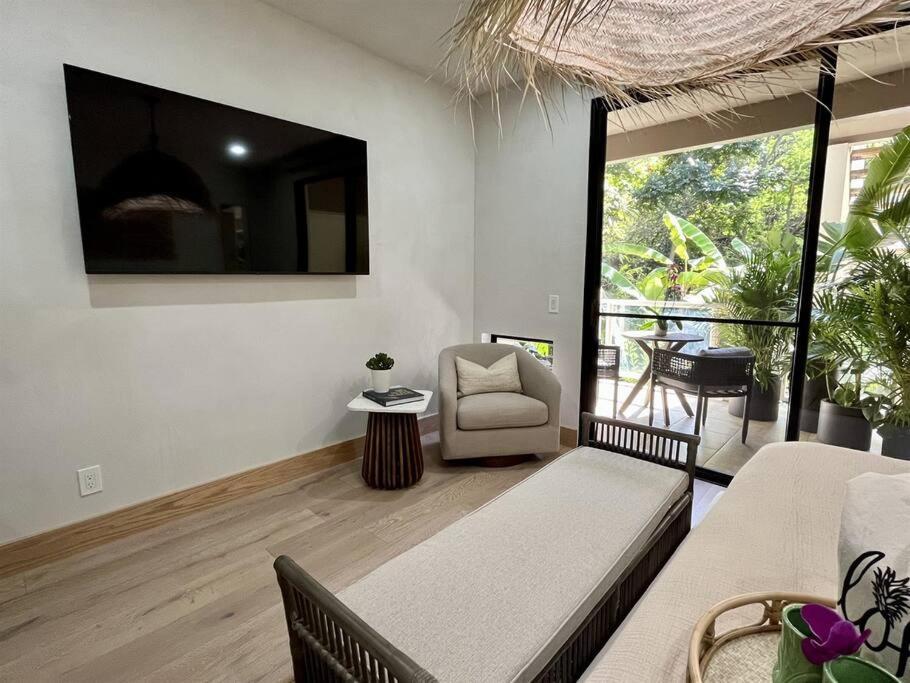 Tiki Tiki - Gorgeous Boho Beach Hideaway! Вайлеа Екстер'єр фото